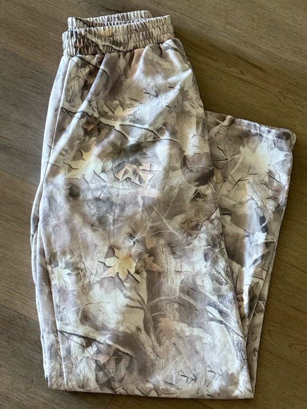 Camo Leaf Lounge Pants in Neutral Tones